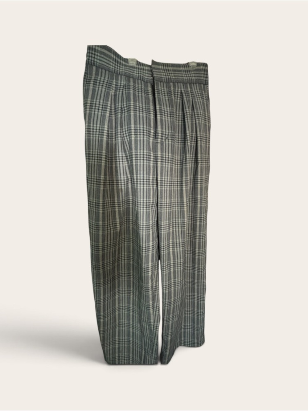 Urban Outfitters plaid pants NWOT  MEDIUM
